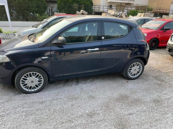 Lancia Y
Anno 2017
1.2 benzina/gpl
130.000 km - immagine 4