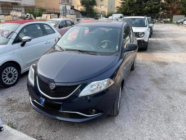 Lancia Y
Anno 2017
1.2 benzina/gpl
130.000 km