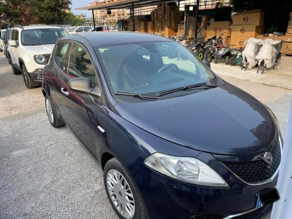 Lancia Y
Anno 2017
1.2 benzina/gpl
130.000 km - immagine 6