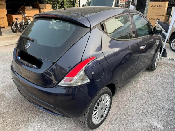 Lancia Y
Anno 2017
1.2 benzina/gpl
130.000 km - immagine 5