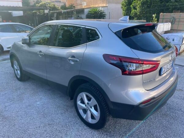 Nissan Qashqai 
Anno 2020
1.5 diesel
177000 km
cambio automatico - immagine 3