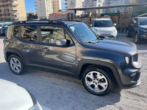 Jeep Renegade
Anno 2020
1.6 diesel
91.000 km - immagine 4